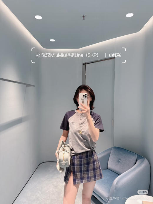 缪缪 26春夏新款圆领拼接半纽扣上衣 短袖 （XHH） 商品图1