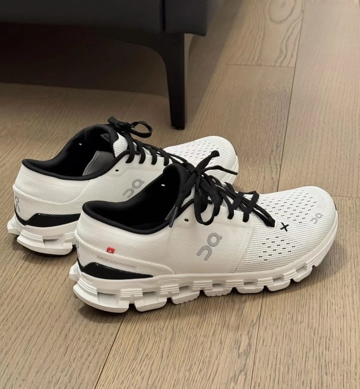 福利款 ON福利运动鞋 三色特价  舒适防滑耐磨 地磅休闲跑步鞋 厚底休闲鞋 情侣款运动鞋