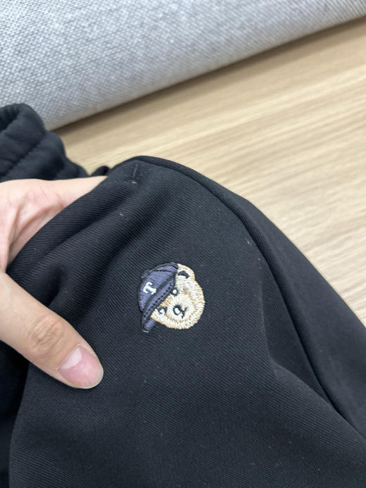 原单正品TeenieWeenie小熊刺绣简约情侣卫裤，男女同款，颜色：黑色
尺码：M-2XL 商品图3