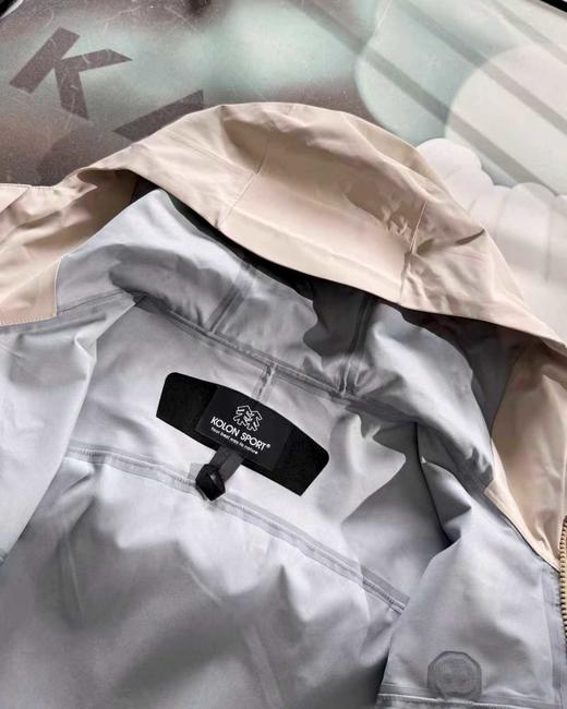 点此购买 可隆春秋季男女款硬壳压胶极简钢标户外抗风保暖冲锋衣 hbj 341406 商品图12