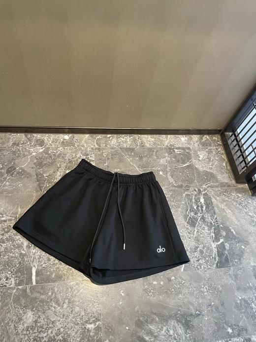 点此购买 Alo春夏季女士亮标休闲毛圈纯棉短裤 cxy 341306 商品图1