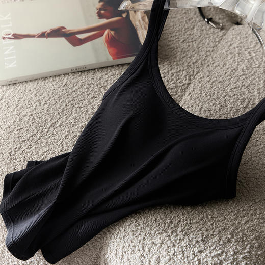 免bra坑条螺纹真丝晓星氨纶大露背收副乳背心8921 /撞色背心8930  高弹显瘦，时髦舒适，自带固定无痕胸垫，轻盈贴肤 商品图4