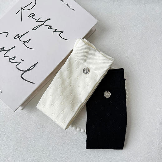 基础-简约暗纹圆扣小腿袜袜子-纪念日百货门店同款169643757 商品图1