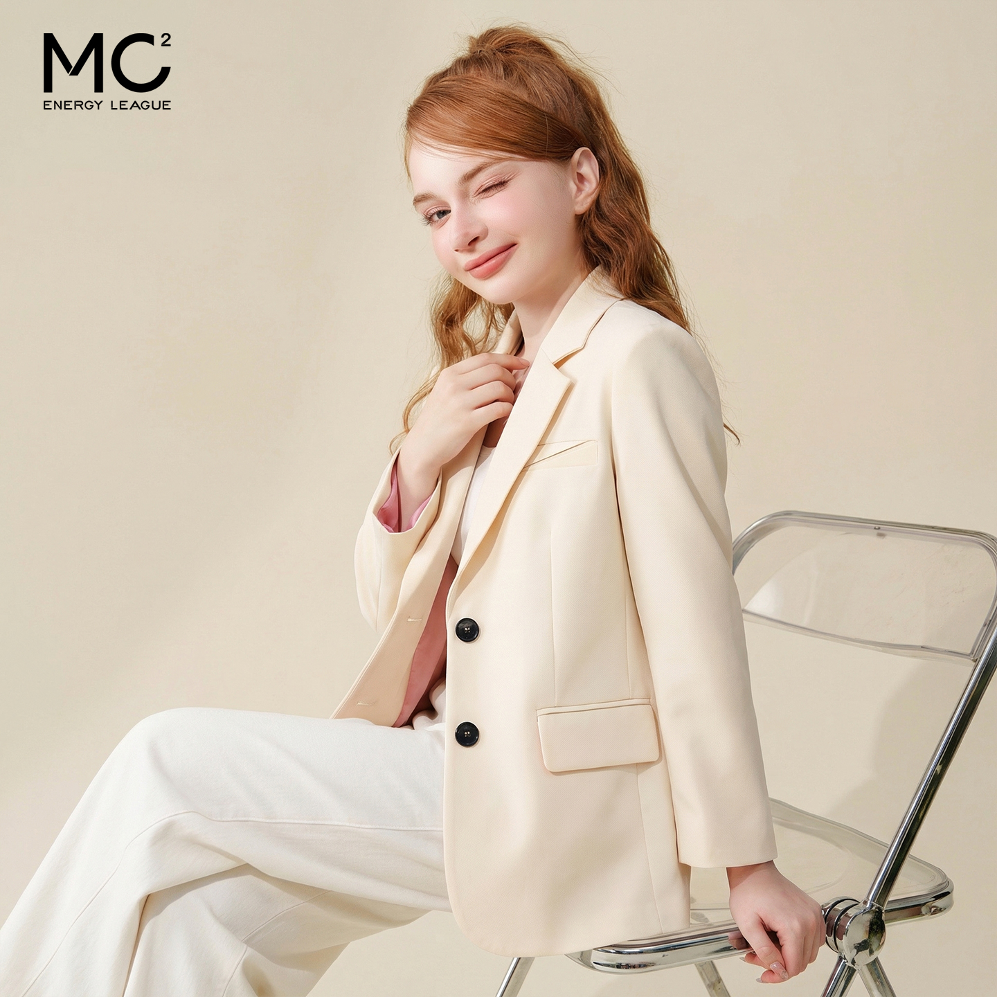 女装翻领配彩色里布西装外套-8807X4212005