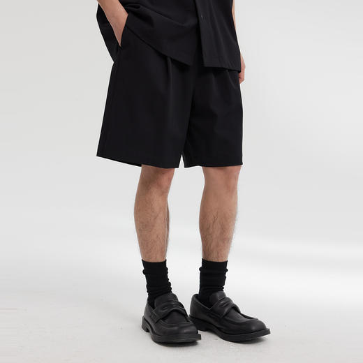 MODE COMMUTER | MC不潮品透气轻薄高弹微皱肌理阔腿型梭织短裤 商品图4