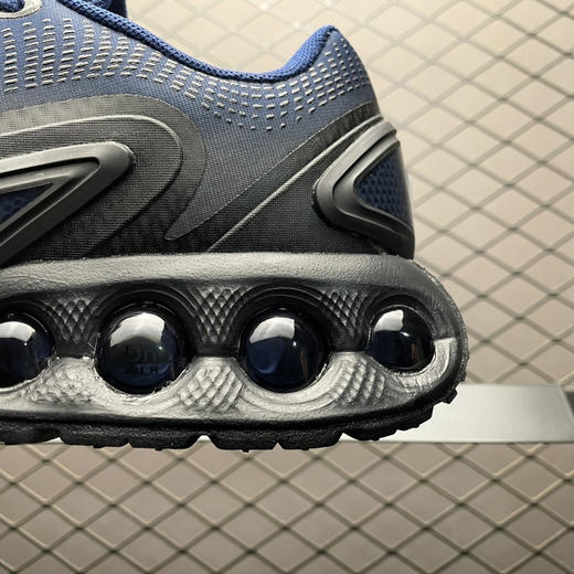 春季特惠💰350 NK Air Max Dn 气垫跑鞋 全新鞋款在同侧采用了圆柱仓式的设计 商品图3