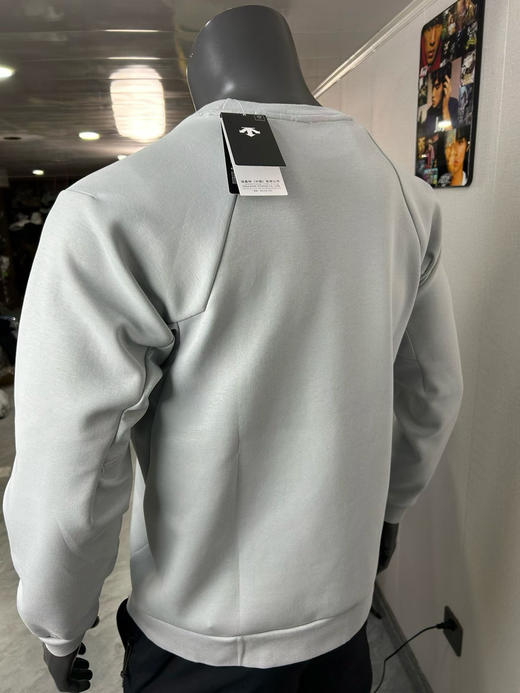 原单正品 DESCENTE迪桑特2026早春男士圆领运动休闲薄绒针织卫衣D6131THT53
尺码：M L XL XXL XXXL 商品图2