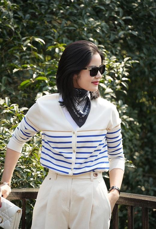 爆款3-7天发货！cosAcosB秋季天丝干爽两面穿条纹V领开衫M9019 商品图0