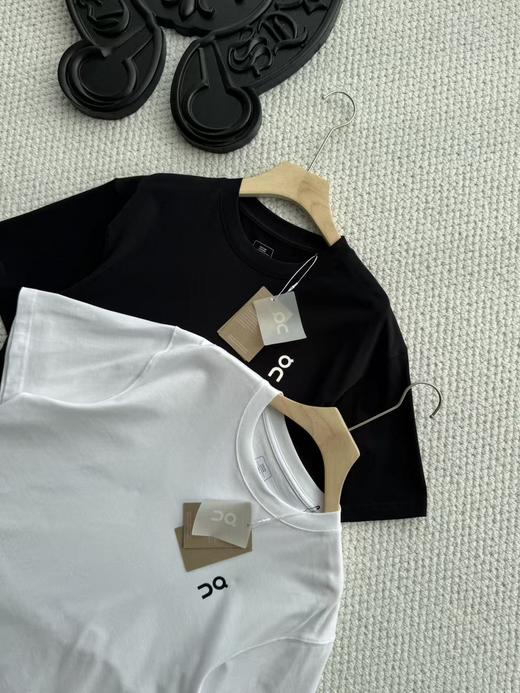 点此购买 On昂跑春夏季男女款半袖打底衫T恤 LL 341294 商品图4