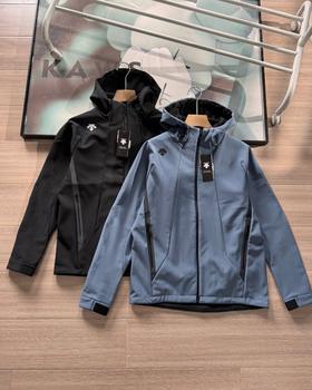 点此购买 迪桑特男子秋冬季加绒连帽软壳冲锋衣外套 hbj 341383