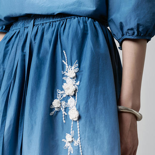 【林栖设计小店】手工钩花|丝棉蓝白渐变优雅百搭2026春新款绣花半身裙T1961278 商品图5