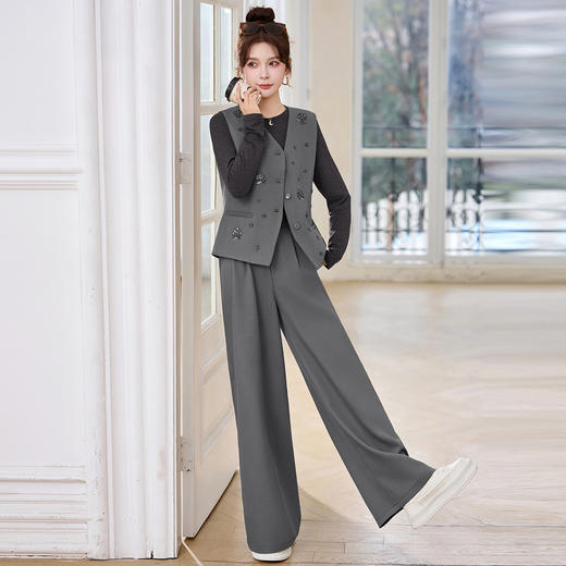 2026春季新款女无袖V领钉珠马甲针织衫休闲阔腿裤三件套装LT2616 商品图3