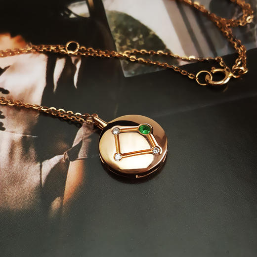 【天然正品】AU750玫瑰金镶钻镶简约时尚0.036克拉石榴石吊坠项链 吊坠：14.8*11.9*2.9MM链长：45CM（长度可调节）290126HS49 商品图2