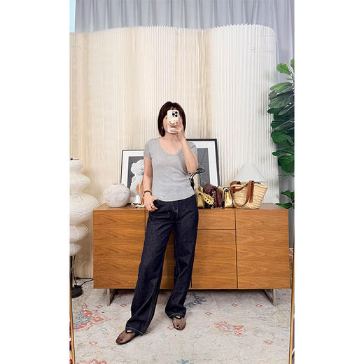 【贝拉推荐】显瘦天花板 鹅蛋领型坑条针织显瘦短袖T 五色可选【两件更优惠】 商品图3