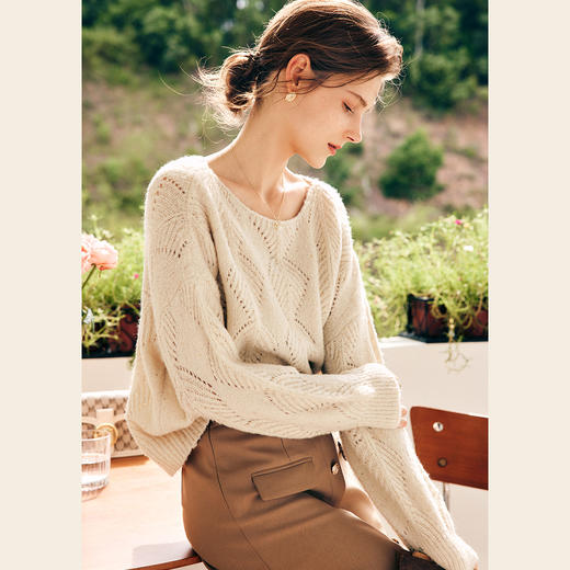 OLrain欧芮儿法式小香风毛衣女秋2025年新款一字领镂空套头针织衫 商品图1