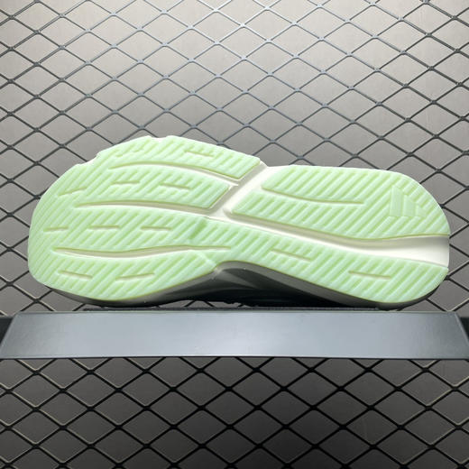 春季特惠💰340 Mercedes AMG Petronas Formula One Team x AD 阿迪 Light Blaze 梅赛德斯奔驰AMG联名款 网面透气跑步鞋 商品图4