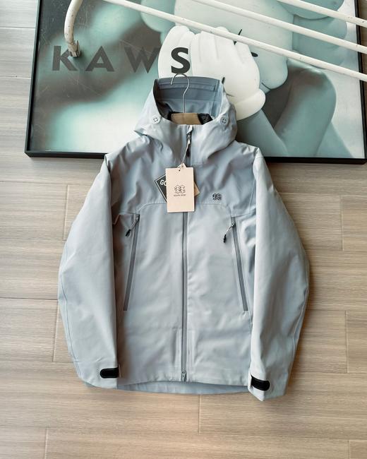 点此购买 可隆春秋季男女款硬壳压胶冲锋衣 hbj 341402 商品图2