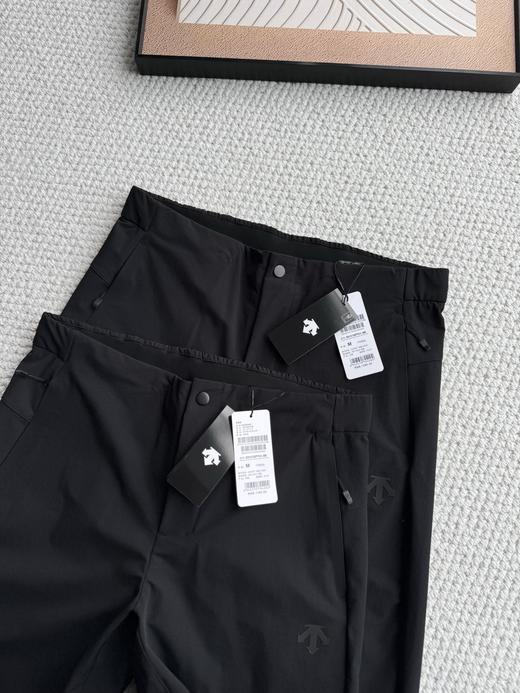 点此购买 迪桑特SKI STYLE系列男士防水透湿防风梭织运动长裤 LL 341389 商品图5