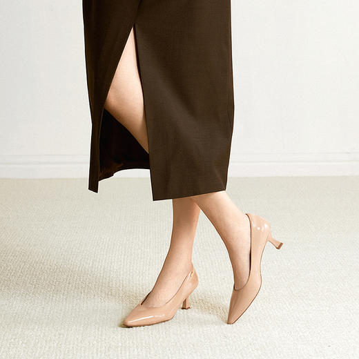 【静音系列】千百度裸色粗高跟鞋女2026春季新款尖头通勤浅口单鞋A26188909 商品图2