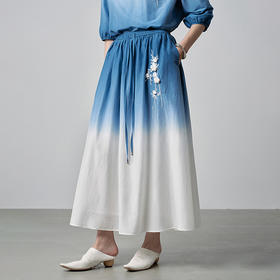 【林栖设计小店】手工钩花|丝棉蓝白渐变优雅百搭2026春新款绣花半身裙T1961278