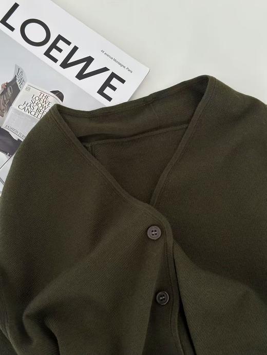 爆款3-7天发货！isabelle marran苔藓绿极简秋冬气质V领开衫JS3699034 商品图5