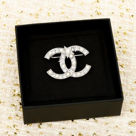 香奈儿 满钻星星珍珠双c胸针（XTY） 商品图4