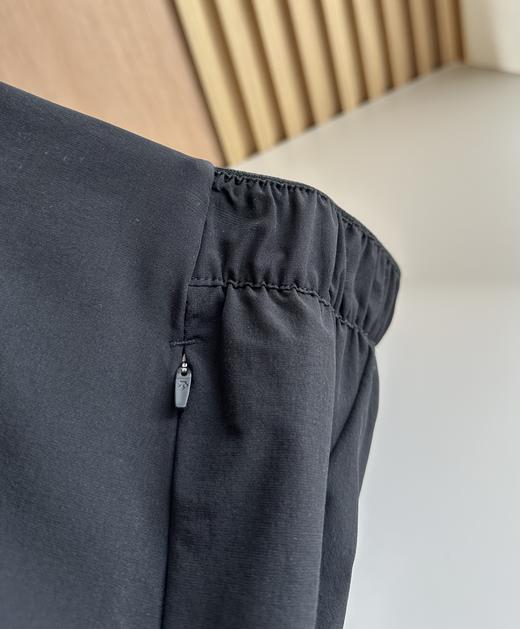 点此购买 迪桑特WOMEN'S TRAINING系列防泼水女士运动长裤 37 341362 商品图11