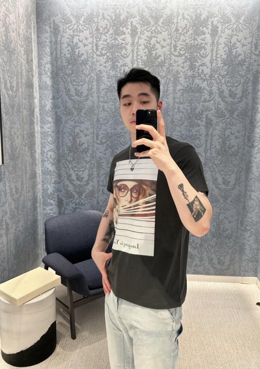迪奥  25SS 眼镜女孩印花短袖T恤 黑色 男女同款（DY） 商品图0