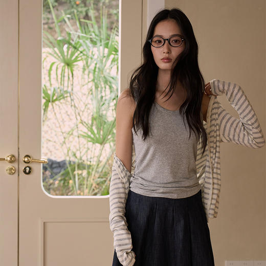 【2026春季新品】蚕丝羊毛・经典背心 天丝莫代尔 春夏桑蚕丝内搭打底衫简约舒适修身吊带 商品图5