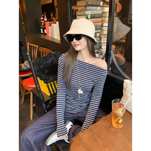 <曾小咸推荐>3.10现货秒杀 ！微信超特价！韩系蓝色条纹长袖露肩t 日常129.99 立减70 秒杀59.99！！ 商品图2