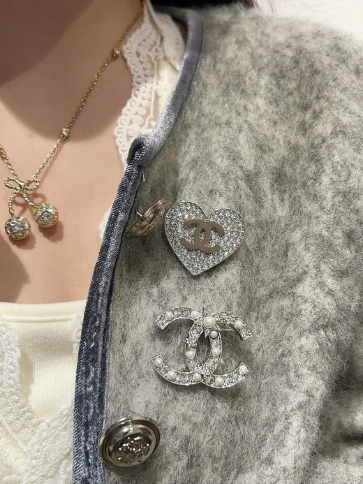 香奈儿 满钻星星珍珠双c胸针（XTY） 商品图1