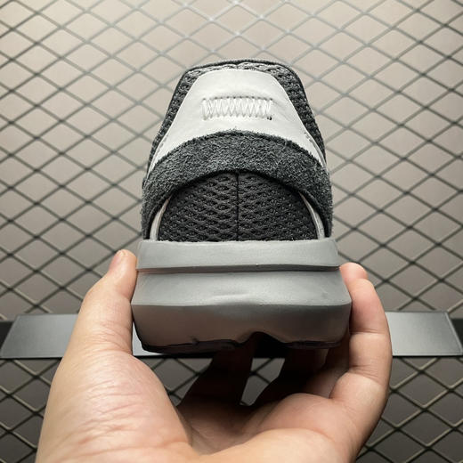 春季特惠💰340 AD 阿迪 Light Blaze 网面透气跑步鞋 商品图1