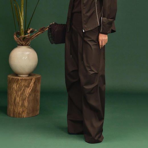 尹默进口纱线捏褶设计休闲裤 商品图1