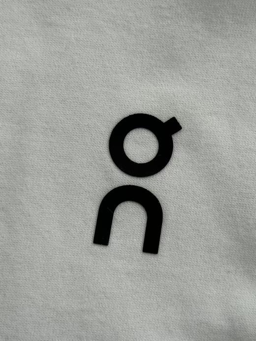 点此购买 On昂跑春夏季男女款半袖打底衫T恤 LL 341294 商品图12