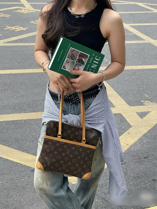 LV COUSSIN 中古 老花 大号 抱枕包 商品图3