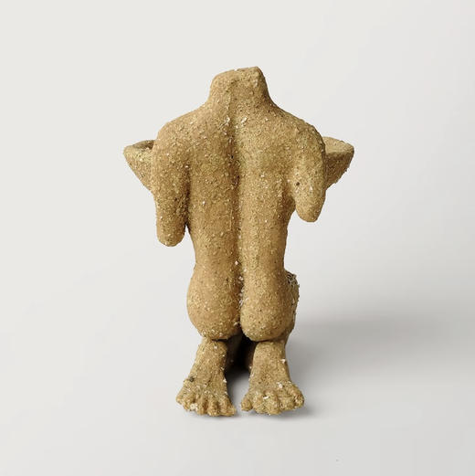 肆楼/「跪坐的胸怀」陶瓷摆件 商品图3