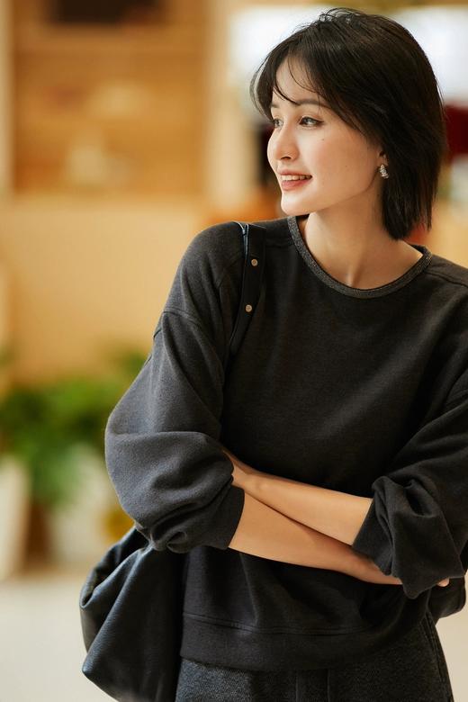 胧月焦糖复古珠链卫衣 双层牛奶棉面料解锁春秋舒适与精致感 商品图7