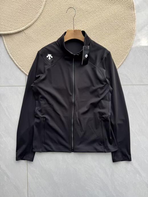 点此购买 迪桑特TRAINING系列男士综训训练针织运动上衣外套 LL 341283 商品图12