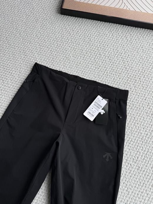 点此购买 迪桑特SKI STYLE系列男士防水透湿防风梭织运动长裤 LL 341389 商品图9