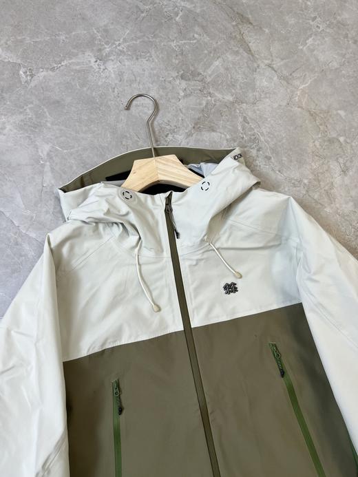 点此购买 可隆春秋季男女款登山徒步冲锋衣外套 bk 341326 商品图9