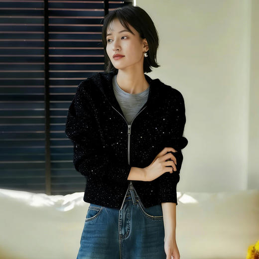 【超模君严选】LONGNVFAIR 银河细闪亮片黑色毛呢卫衣/裤子 毛呢面料，C位战袍 触感软糯温润，遮肉显瘦 商品图9