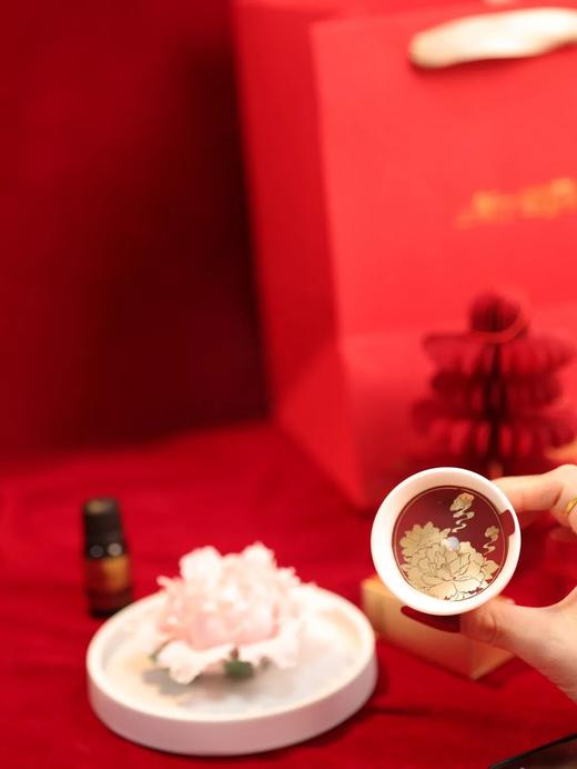 上新了故宫·凤穿牡丹瓷花香薰 |东方雅韵，一室生香，非遗手捏瓷花工艺 商品图3
