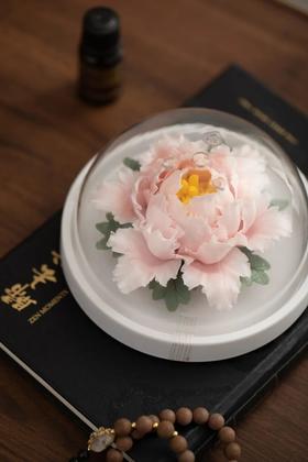 上新了故宫·凤穿牡丹瓷花香薰 |东方雅韵，一室生香，非遗手捏瓷花工艺