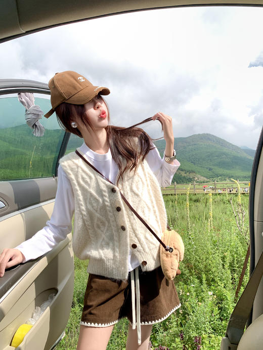 <曾小咸推荐>3.9现货秒杀 ！微信超特价！韩系2色麻花针织马甲背心 日常149.99 立减80 秒杀69.99！！咖色短裤 秒杀69.99！！ 商品图8