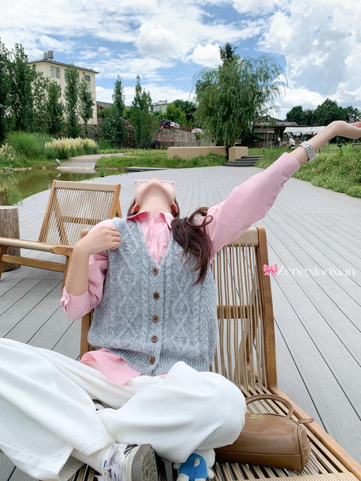 <曾小咸推荐>3.9现货秒杀 ！微信超特价！韩系2色麻花针织马甲背心 日常149.99 立减80 秒杀69.99！！咖色短裤 秒杀69.99！！ 商品图10