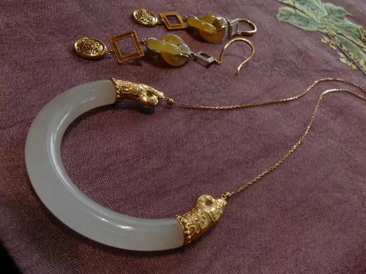 白玉璜项链与秋香色舍得 商品图4