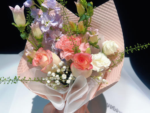 38女神节花束【 星落粉丛】新鲜鲜花花束 爱莎玫瑰风铃花紫罗兰混搭花束 （可备注送货时间） 商品图2