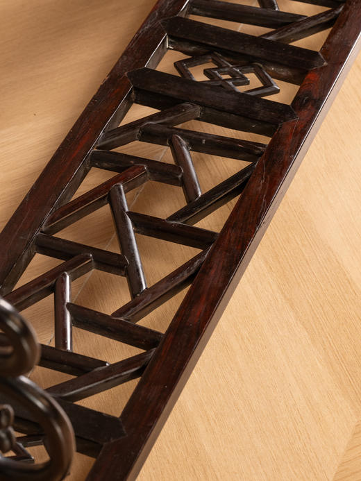 红木洼堂肚圈口中牌子衣架 商品图4