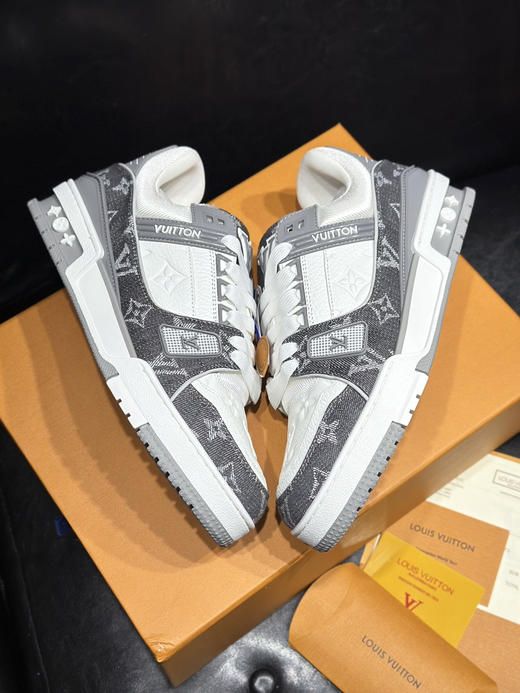 春季特惠💰570 公司级 # LV路易威登 trainer 走秀新款经典走秀新款 商品图3