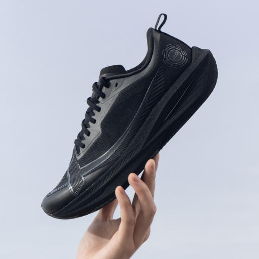 特步 一体成型2.0系列 男款 跑步鞋 商品图5